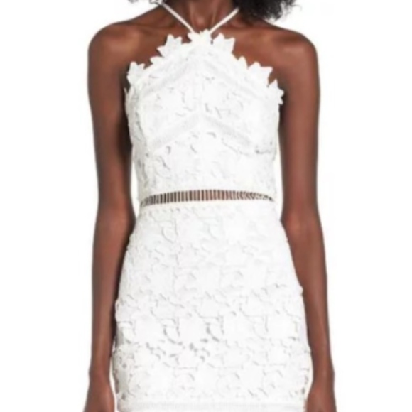 Astr Dresses & Skirts - ASTR Lace Body Con Dress